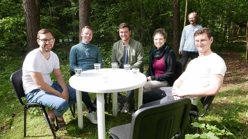Verein humenta; Diskussionsrunde junger Menschen